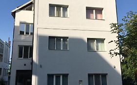 4 Seasons Apartments